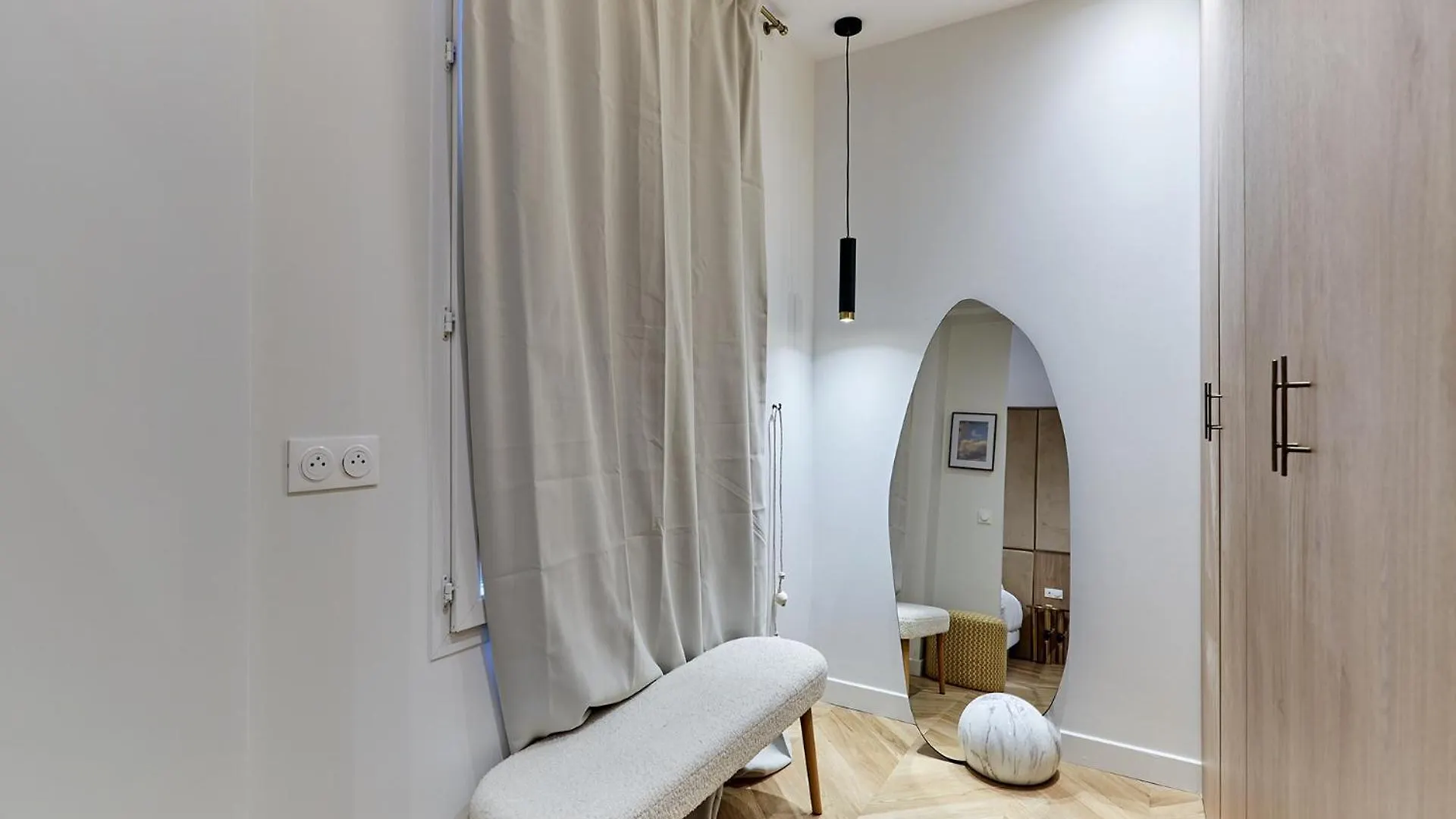 Superb Apartment Center Of Paris By Studio Prestige